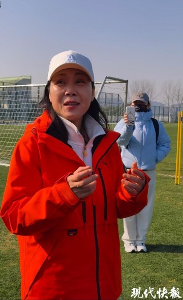 世俱杯投注-田震与江苏女足梦幻联动，邀请女足球员看演唱会